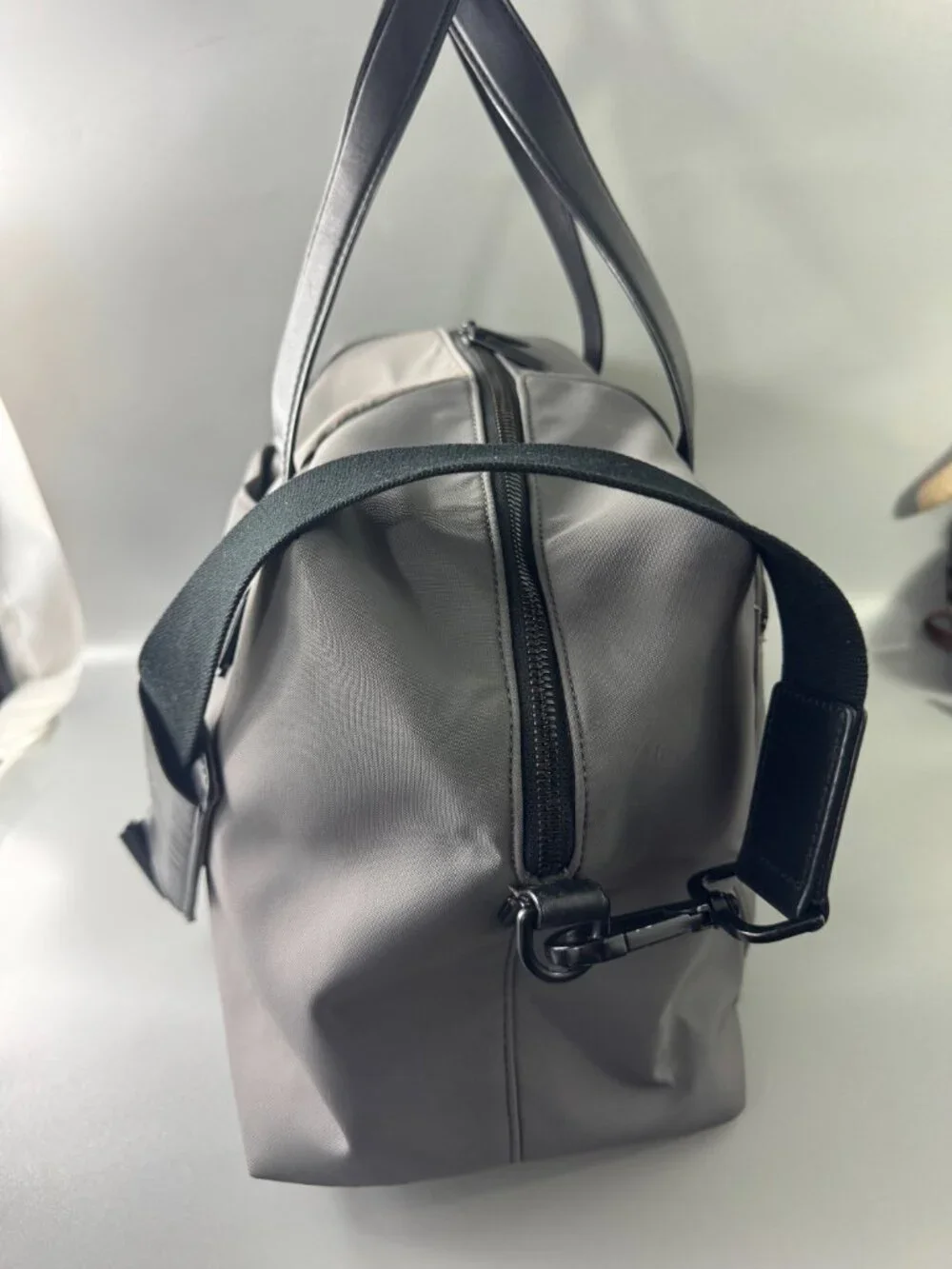 Away gray canvas
